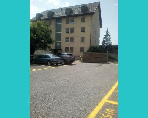 Entrée immeuble vue du parc visiteur