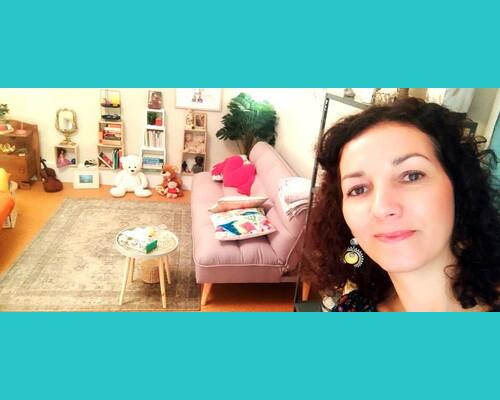 Je vous reçois en séance individuelle et en couple dans un lieu accueillant et intime au cœur d'Uzès et en Visioconférence.